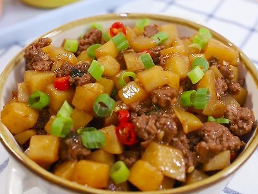 肉丸土豆盖浇饭的美味制作方法（肉丸）