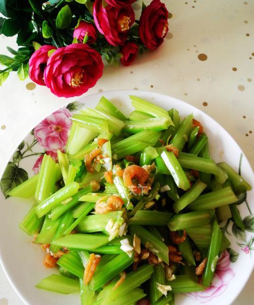 美食制作指南——肉丝炝香芹（传统中式菜谱）