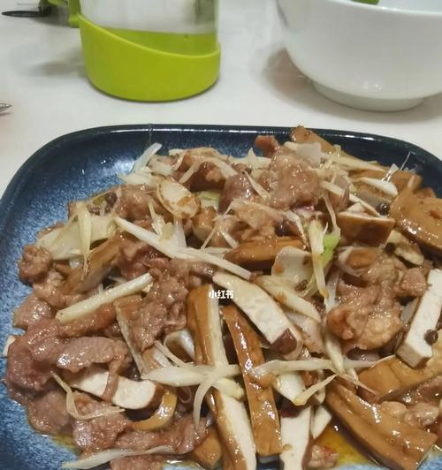 用肉丝豆腐干制作美味佳肴（做法详解）