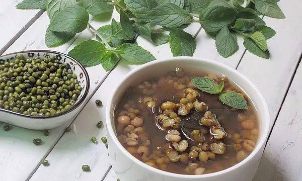 清热解毒糖水（以天然材料为基础）