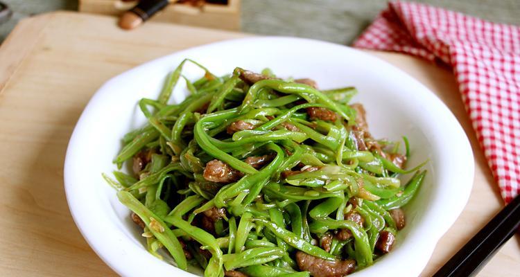 清凉夏日，长豆角美食大（探寻清爽美味）