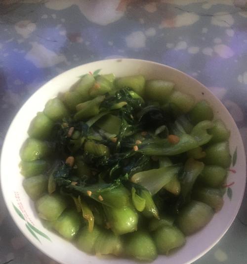 清炒油菜，健康美味的家常菜（快速掌握清炒油菜的秘诀）